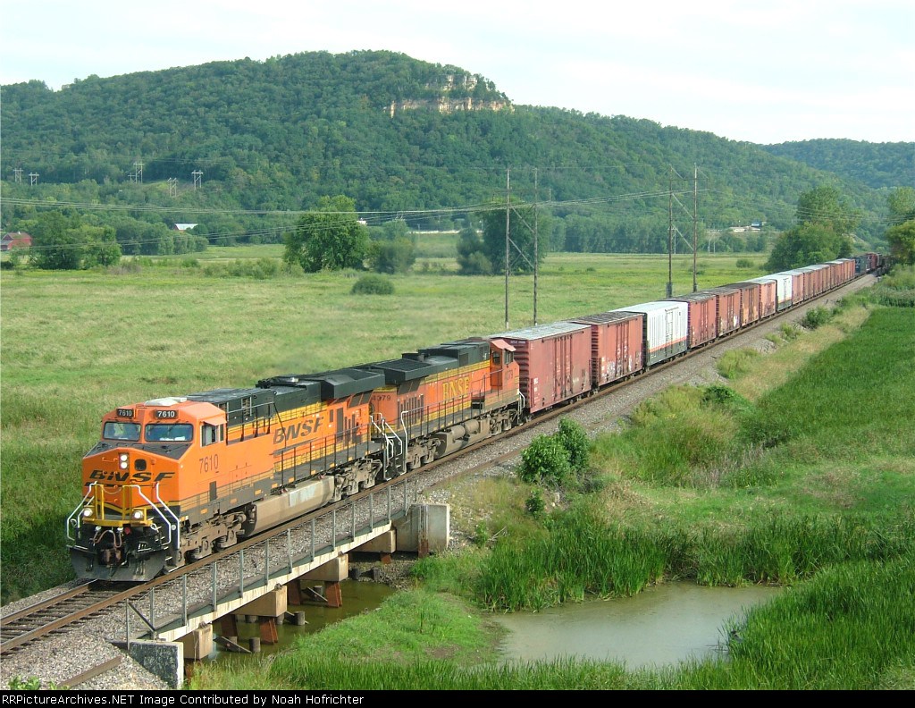 BNSF 7610